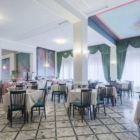 Minerva Palace Готель 4*